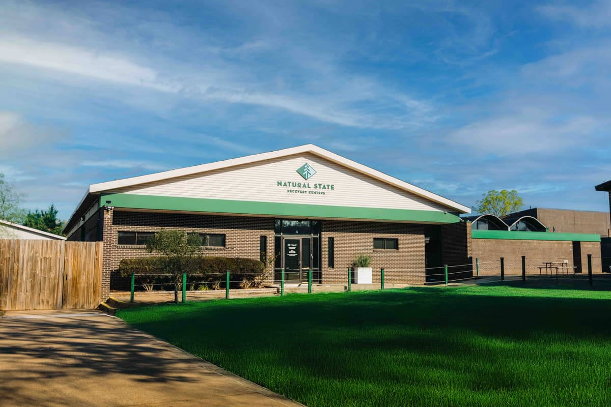 Front Yard and Entrance - Main Building - Residential - Oak Grove - Natural State Recovery Centers